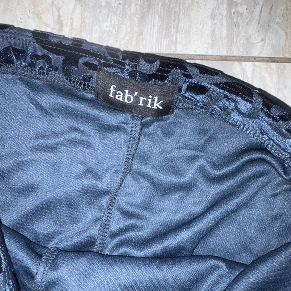 fab'rik Navy Velvet burn out Patterned Pants with shorts Party Pants Medium EUC - Picture 3 of 5